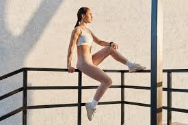 扑克逻辑思维：从“期望值（EV）”出发，解析每一次跟注背后的长期盈亏。（扑克决策学：用期望值衡量每次跟注的长期得失）